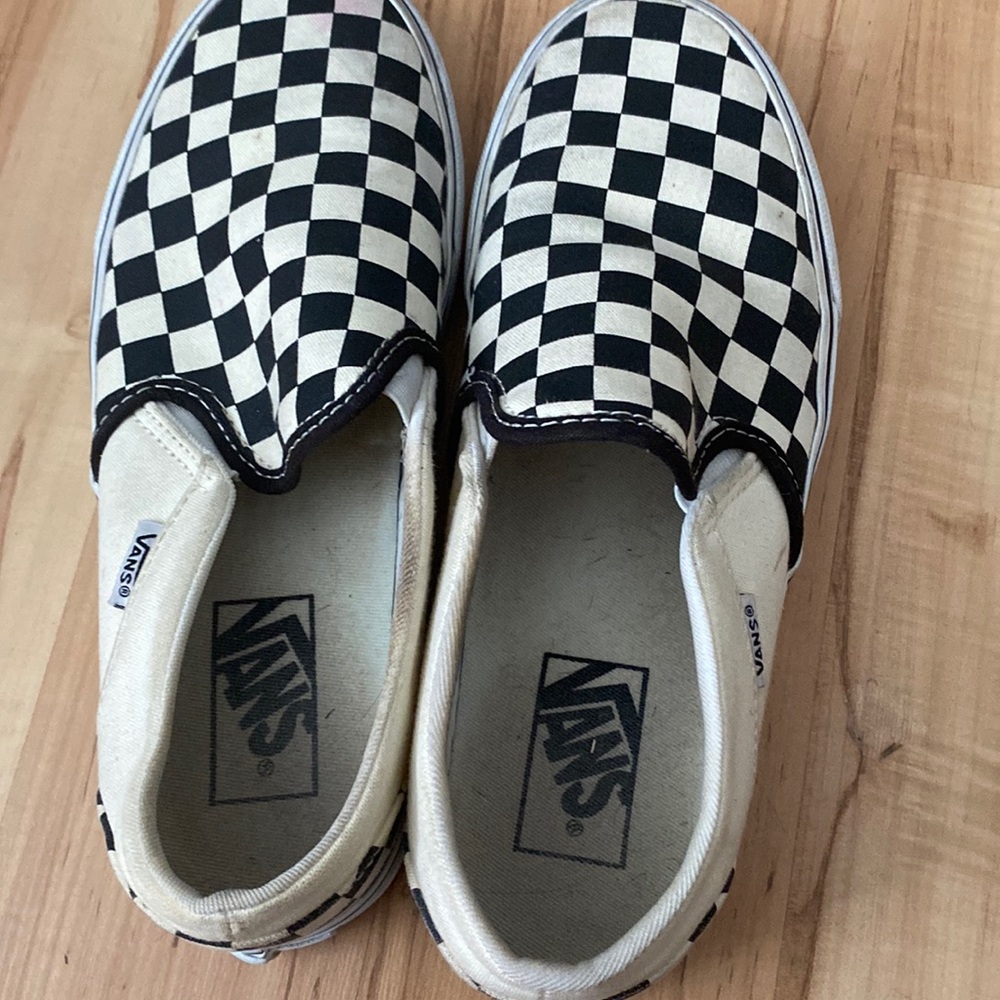 black checkered vans